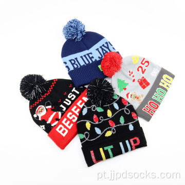 Lindo chapéu de inverno para crianças e adultos